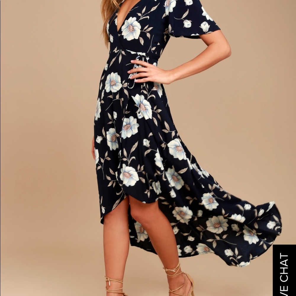 *SALE* Lulus short sleeve floral wrap dress